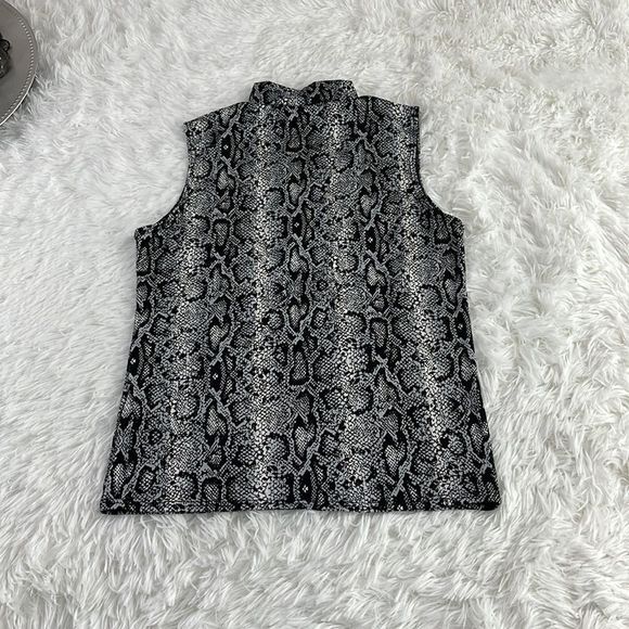 Women’s Olivia Rae Black & White Sleeveless Classy Shirt (M) AS13 - Picture 4 of 9